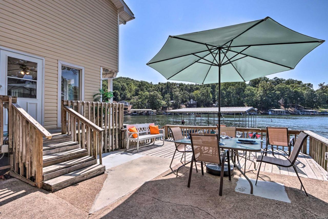 On-The-Water Retreat With Dock Pet Friendly! Βίλα Lake Ozark Εξωτερικό φωτογραφία