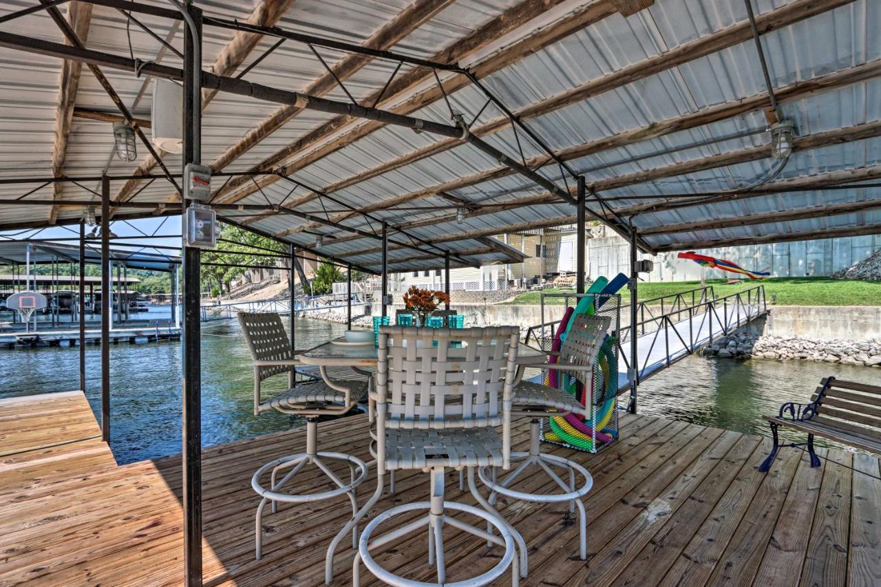 On-The-Water Retreat With Dock Pet Friendly! Βίλα Lake Ozark Εξωτερικό φωτογραφία