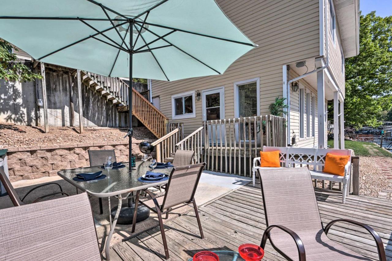 On-The-Water Retreat With Dock Pet Friendly! Βίλα Lake Ozark Εξωτερικό φωτογραφία