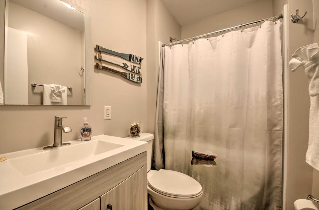 On-The-Water Retreat With Dock Pet Friendly! Βίλα Lake Ozark Εξωτερικό φωτογραφία